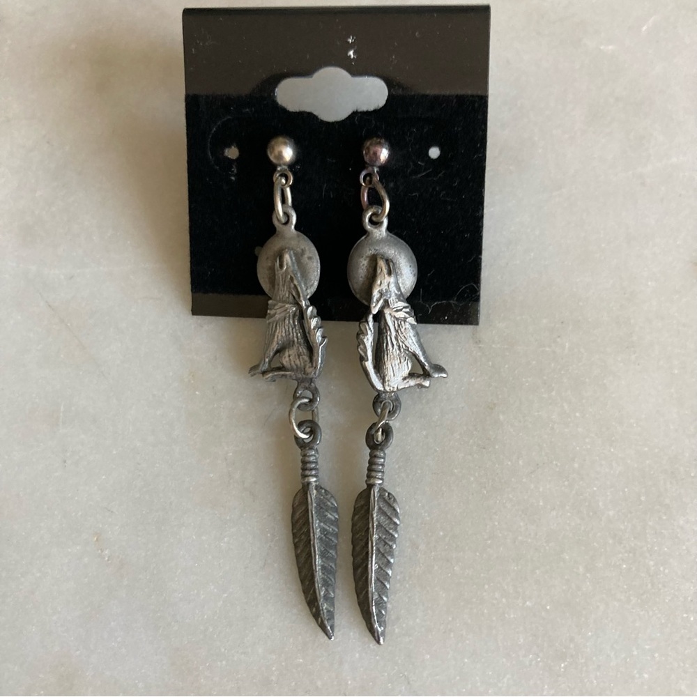 Vintage Native American Howling Coyote Earrings
